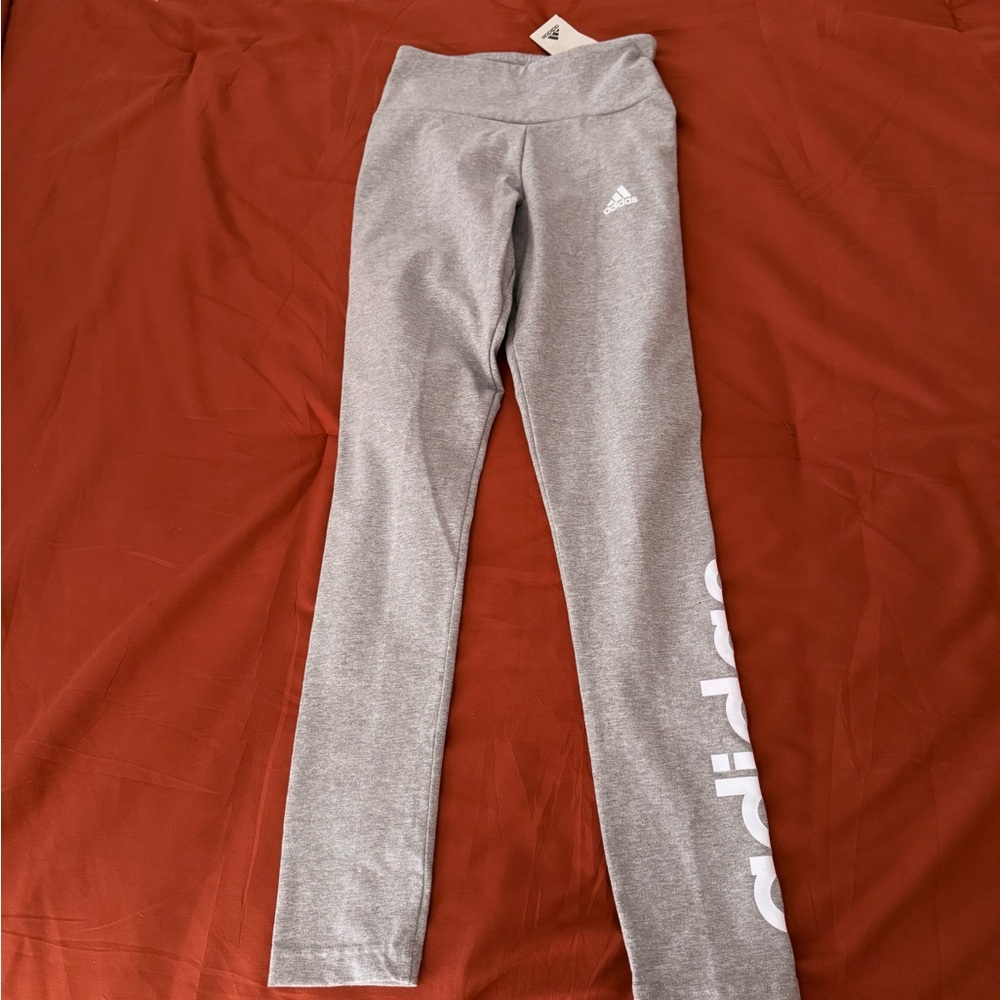 Adidas Gray Leggings with Elastic Waistband and Full-Length Fit
